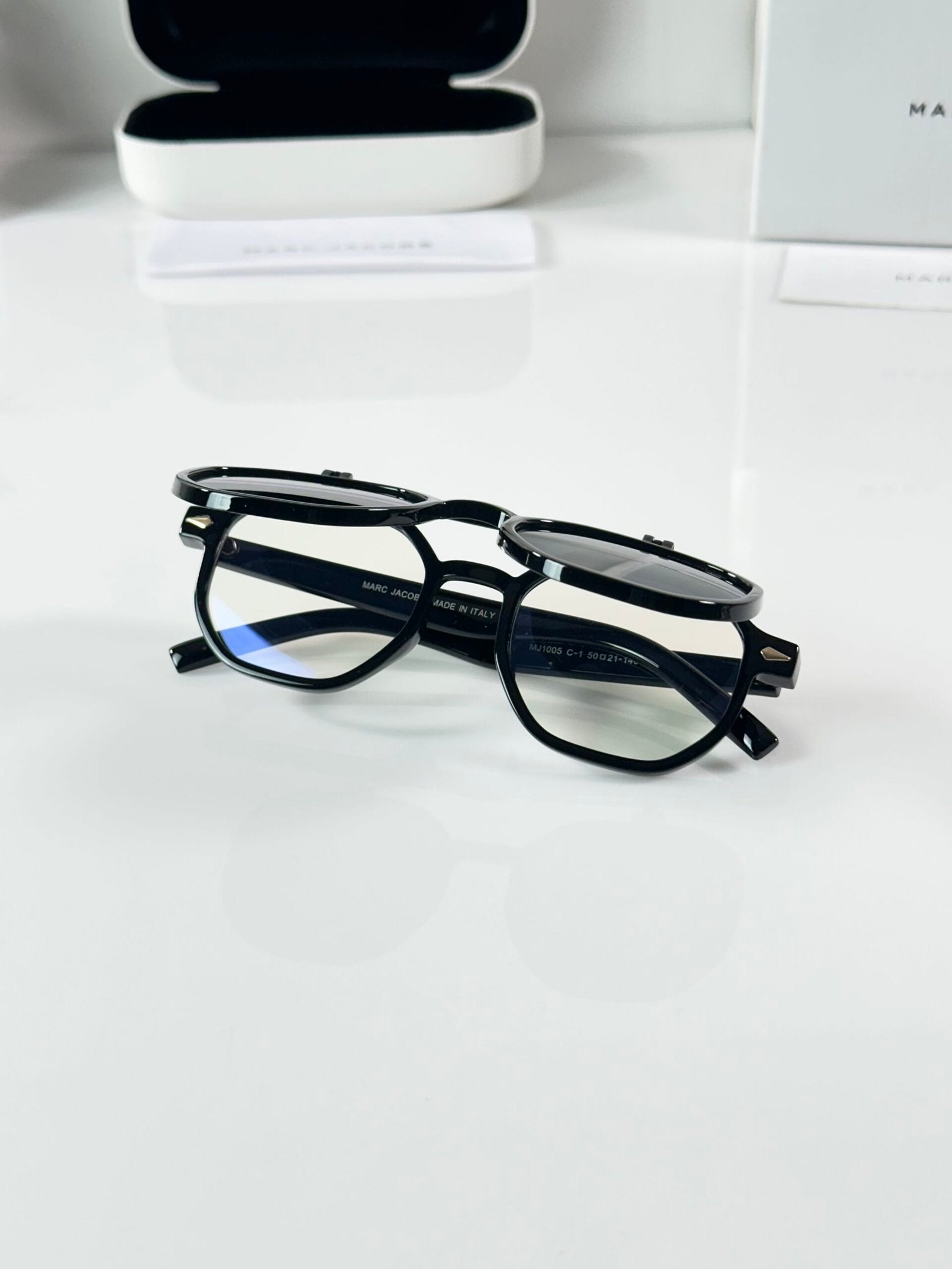 Marc Jacobs 1005 Flip Shine Black