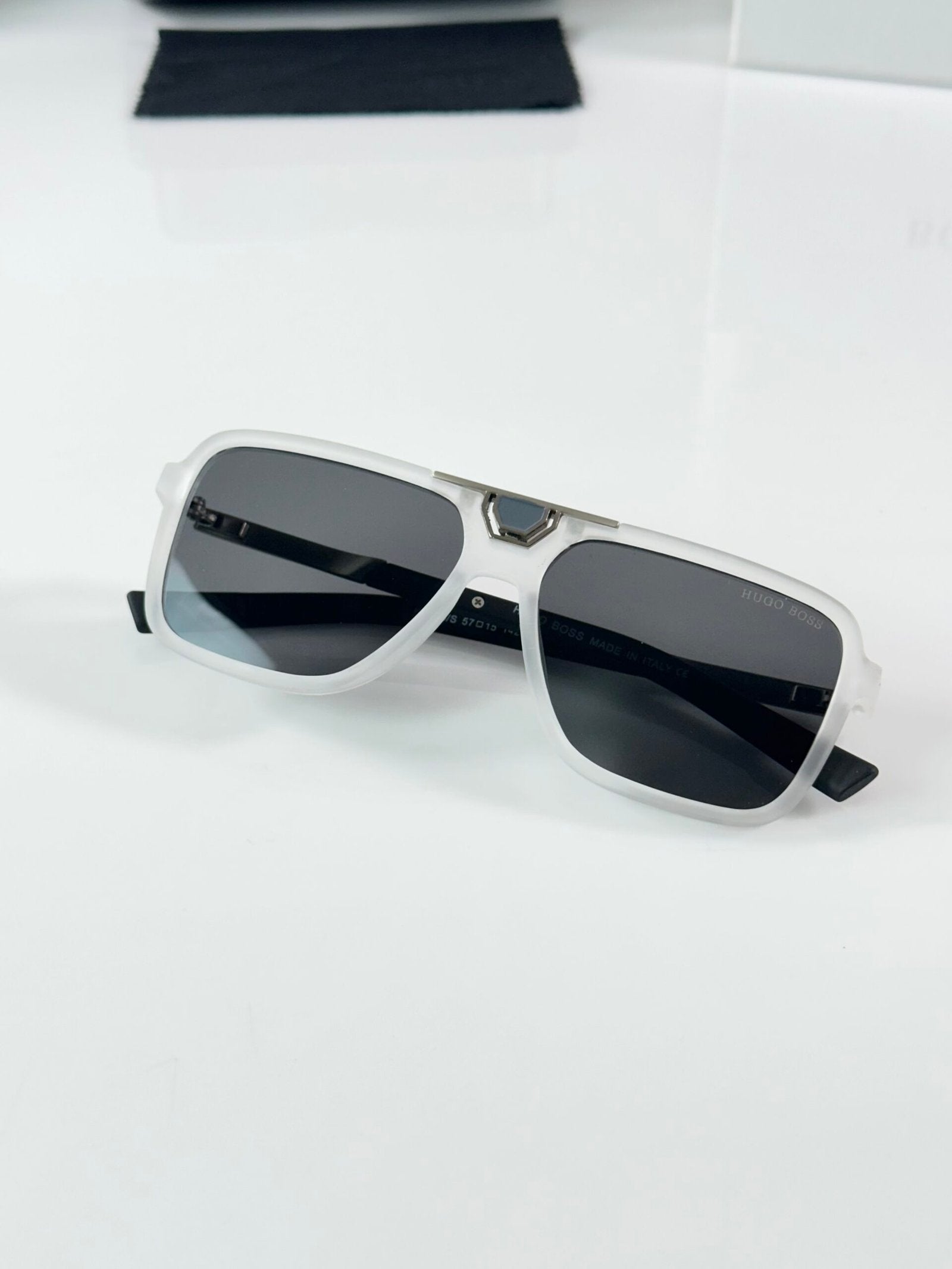 HB_038_Ice_Black