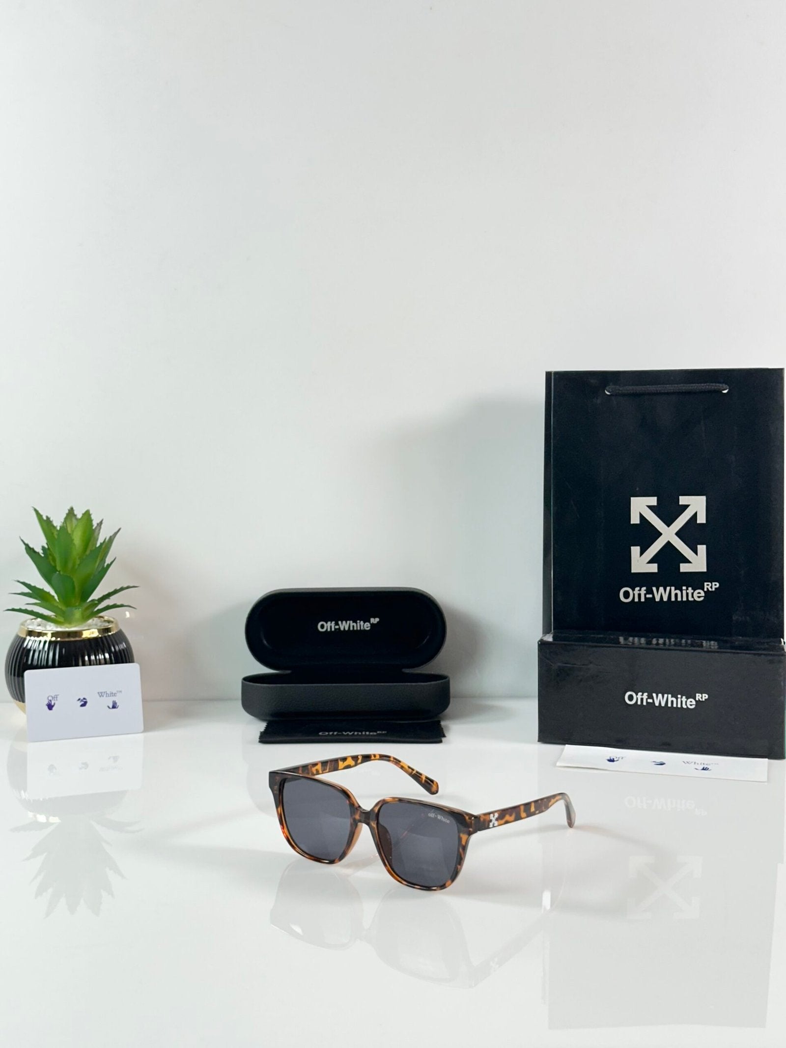OFF_2135_Chita_Black