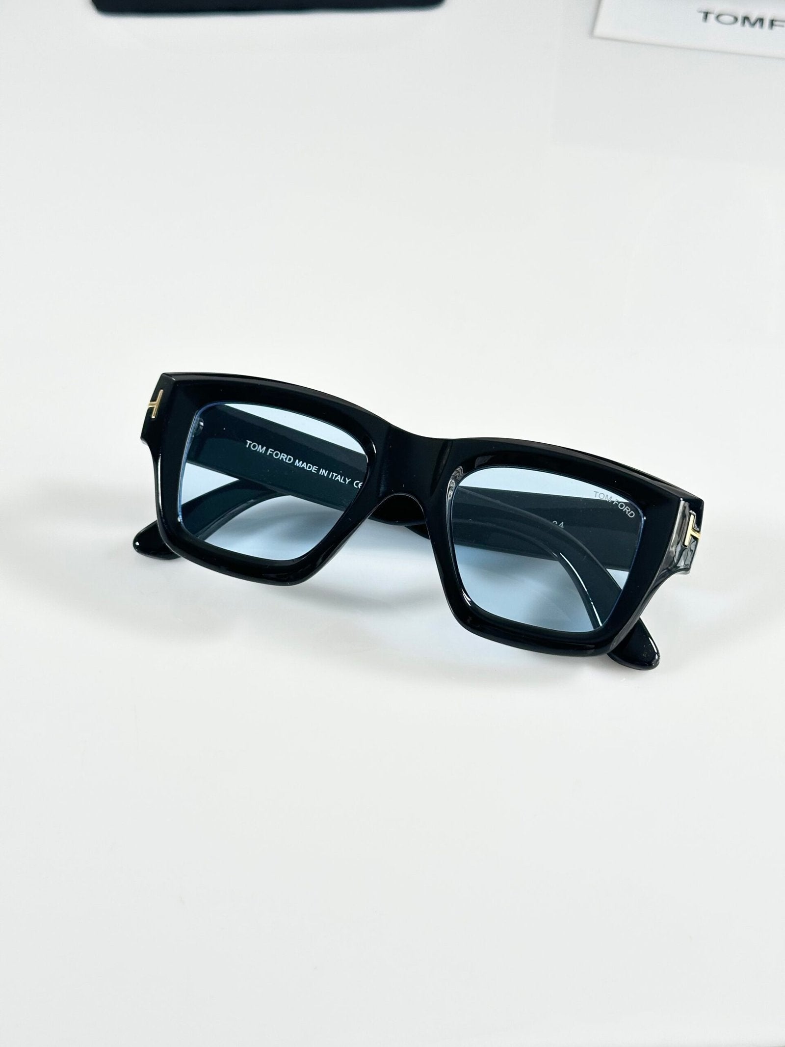 Tom 184 Black Blue