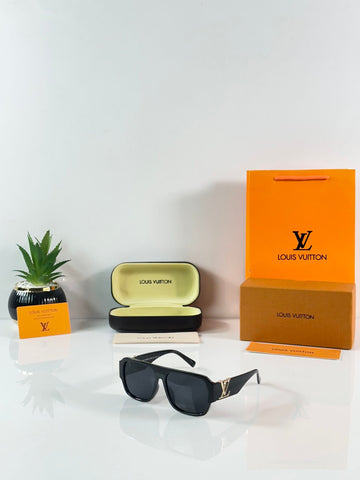 LV 2686 Gold Black