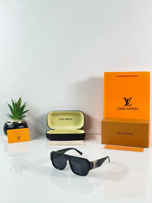 LV 2686 Gold Black