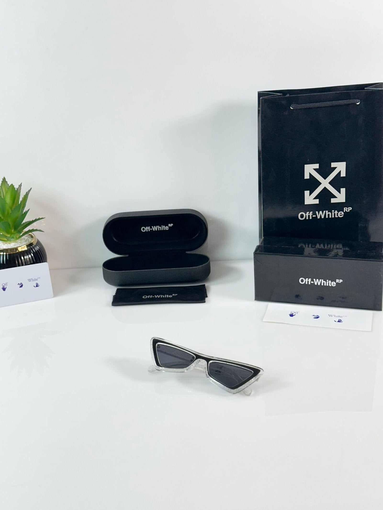 Off_White_88993_Water_Black