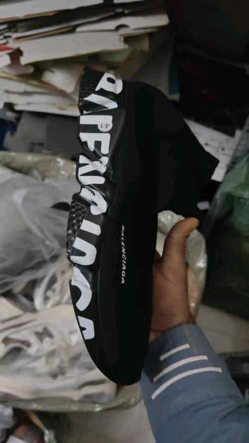 Balenciagaa Speed Runners Graffi black