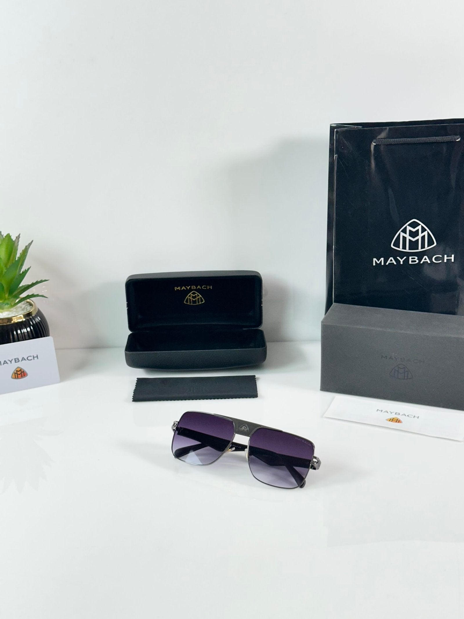 Maybach 2220 Black DC