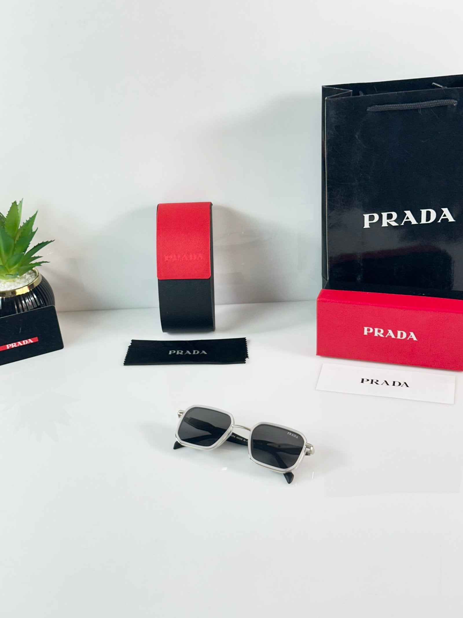 PR 792 Ice Black