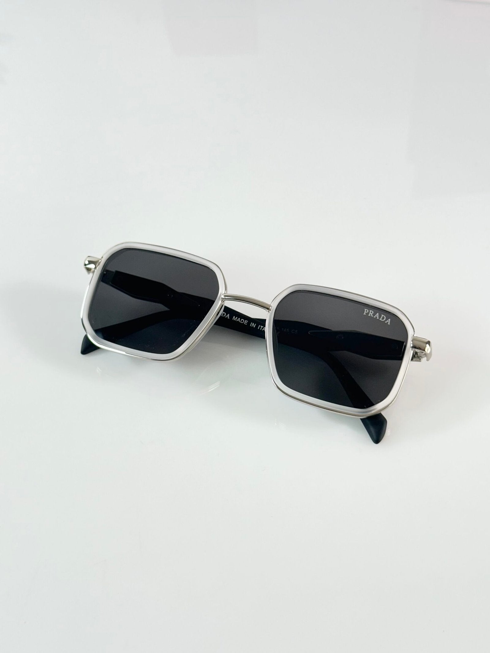 PR 792 Ice Black