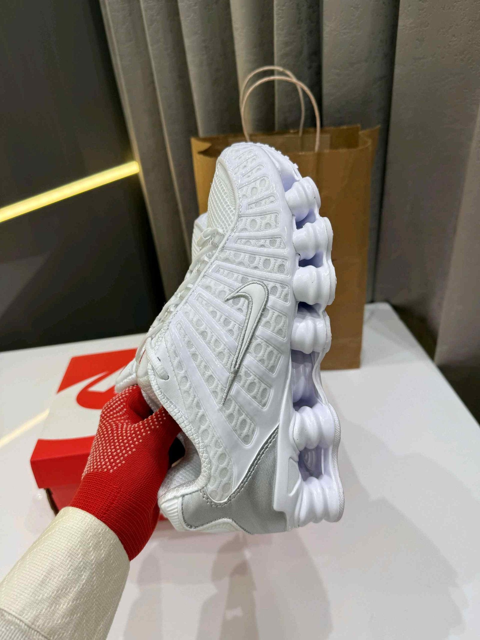 Nikee Shox TL Metallic White