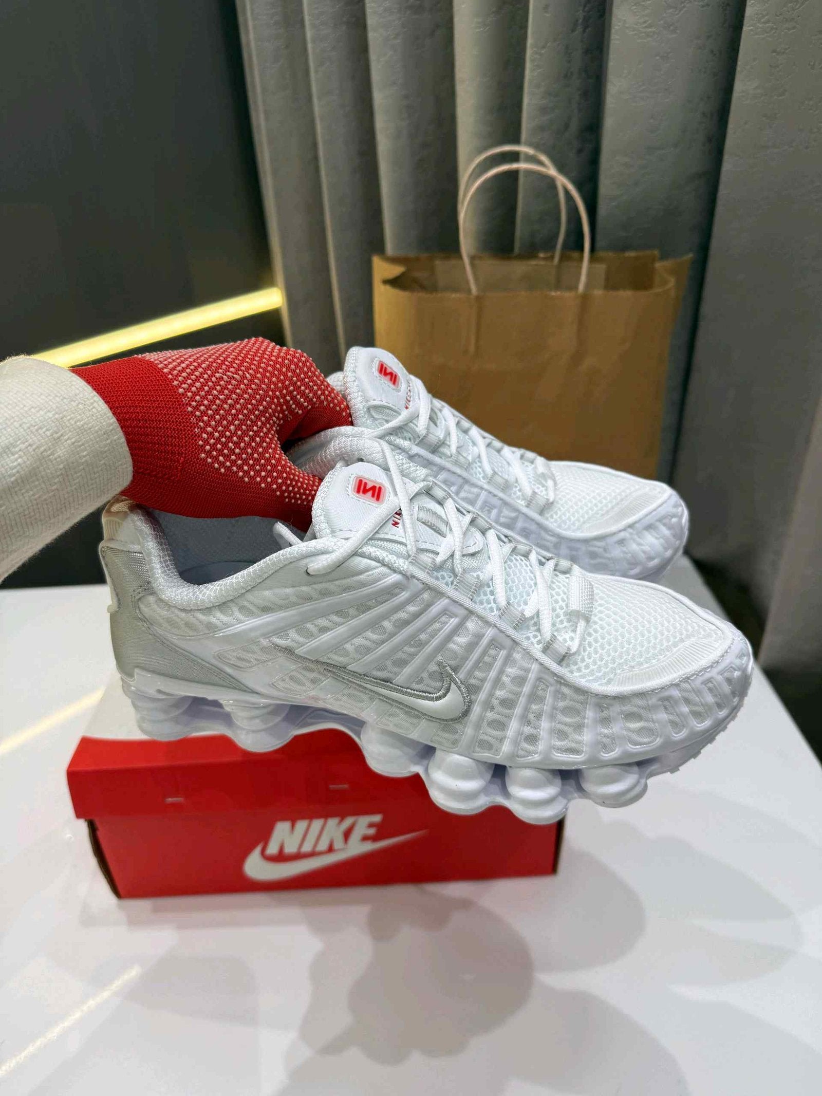 Nikee Shox TL Metallic White