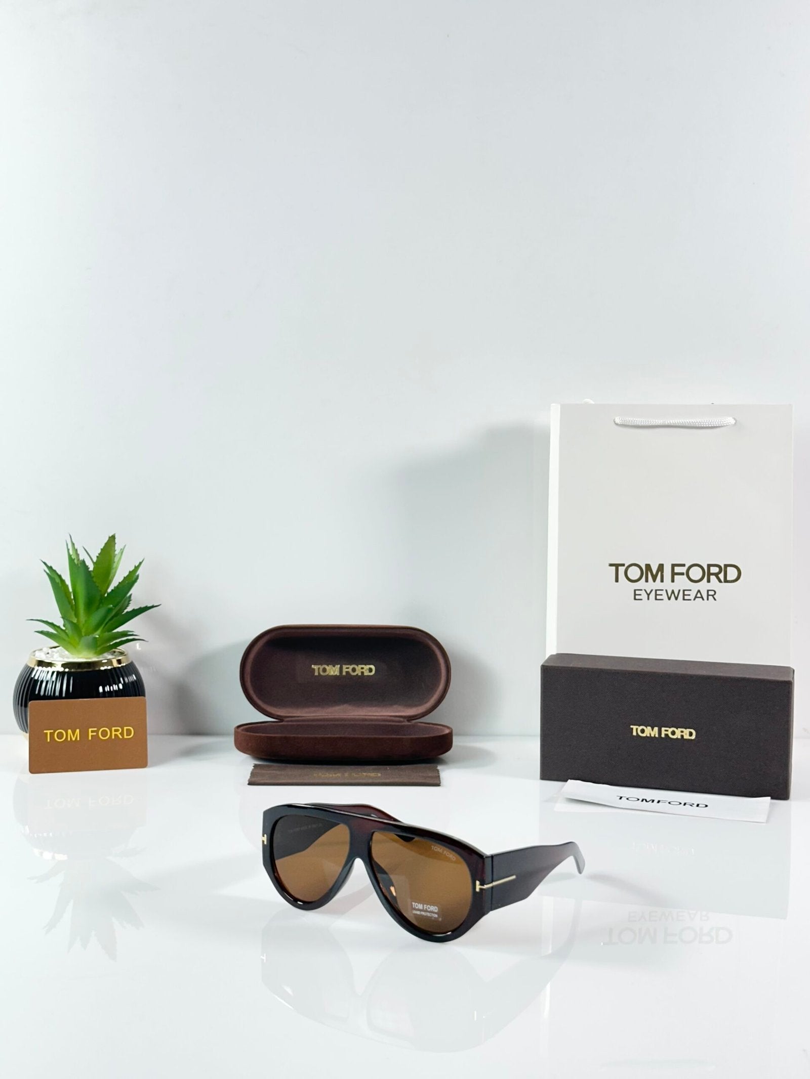 TOM 9577 Brown