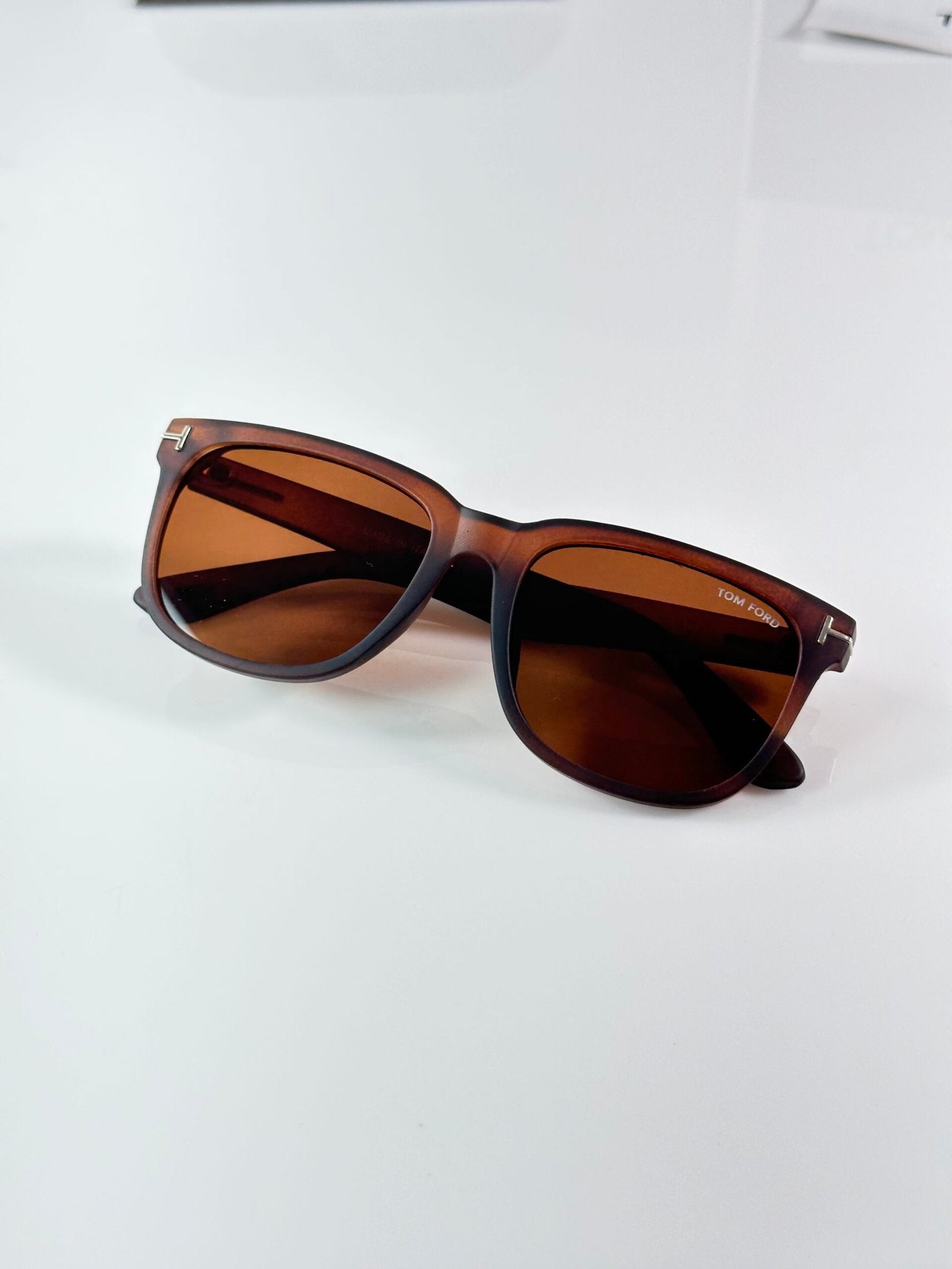TOM 0775 Brown