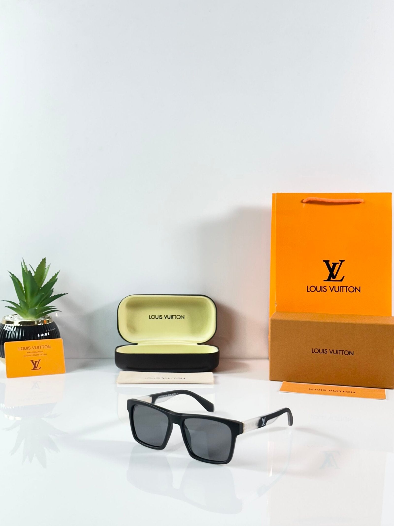 Louis_Vuitton_2191_Mate_Black