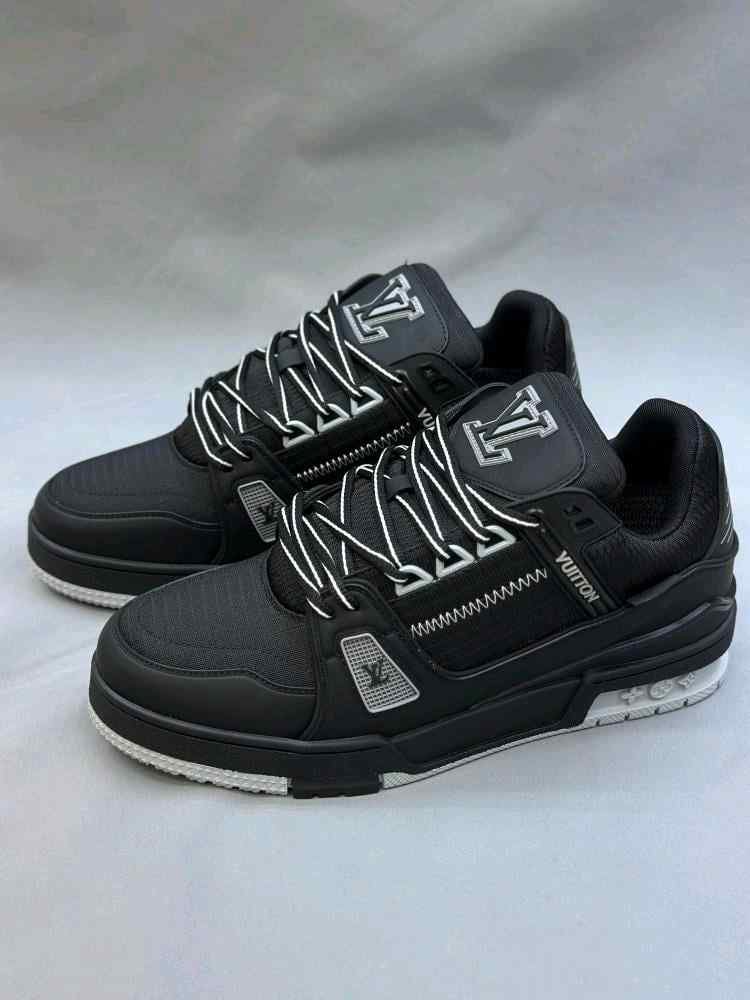 louiss Vuitton LV Trainer Sneakers black grey