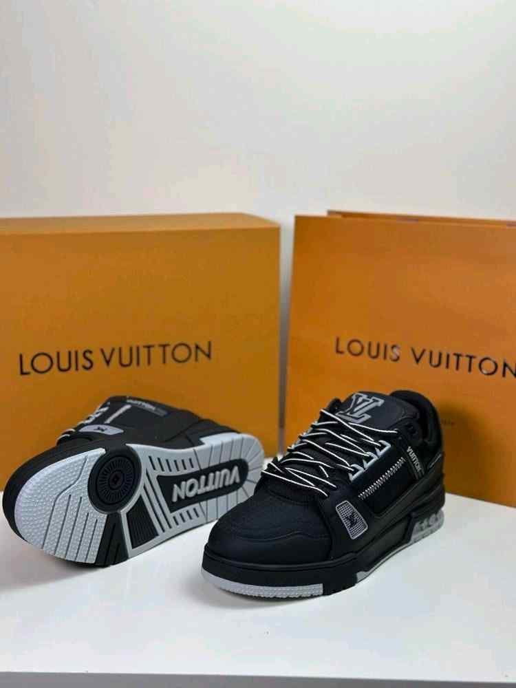louiss Vuitton LV Trainer Sneakers black grey