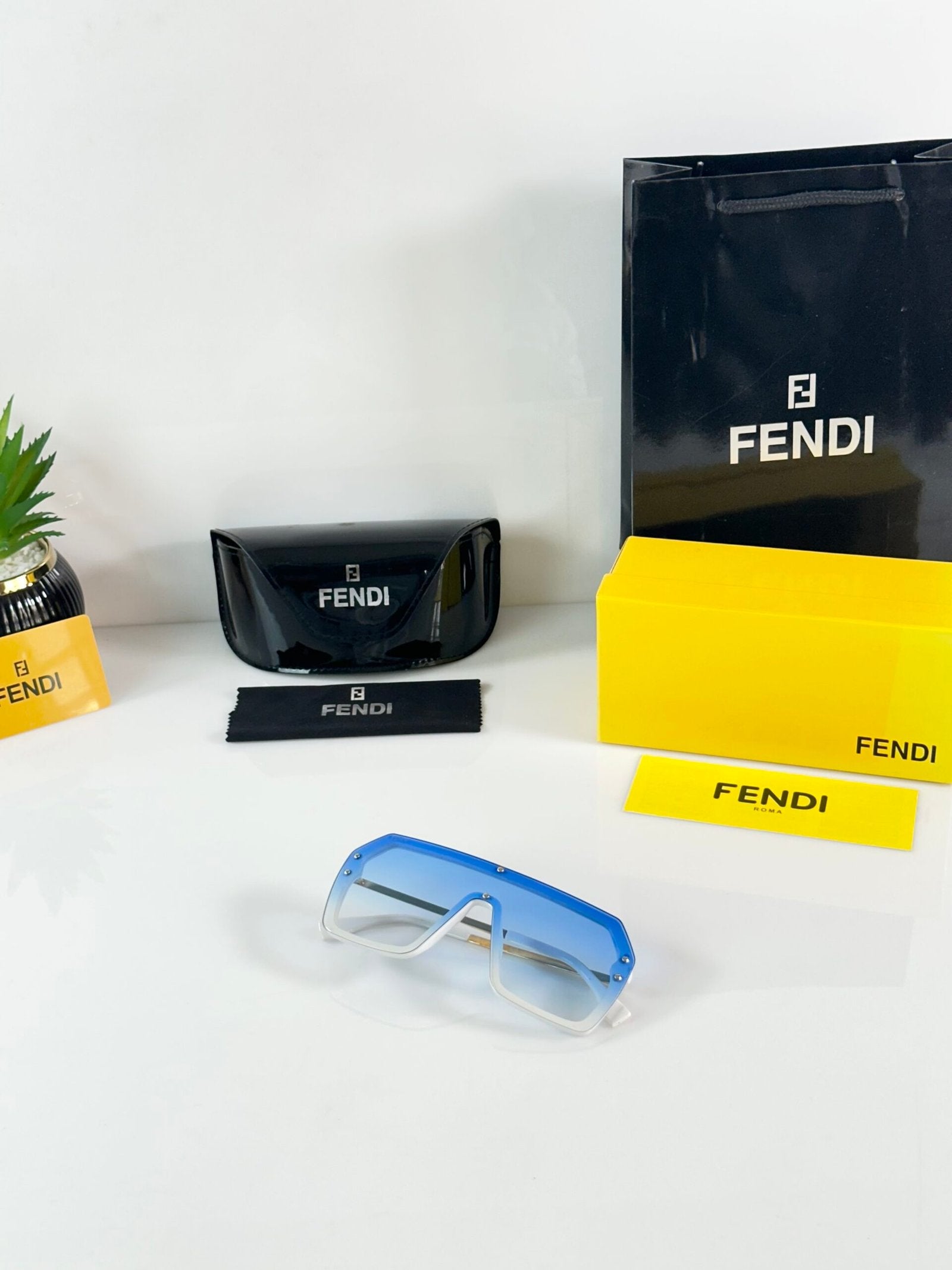 Fndi 1135 Gold White Blue