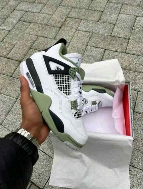 Jordan Retro 4 Seafoam