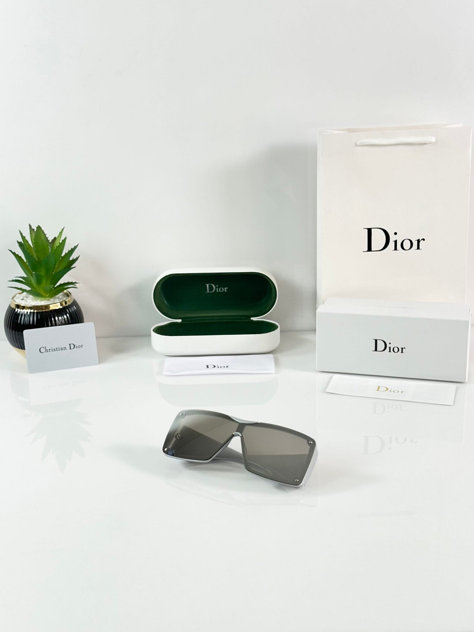 Dior_7812_Silver_Silver_Mercury