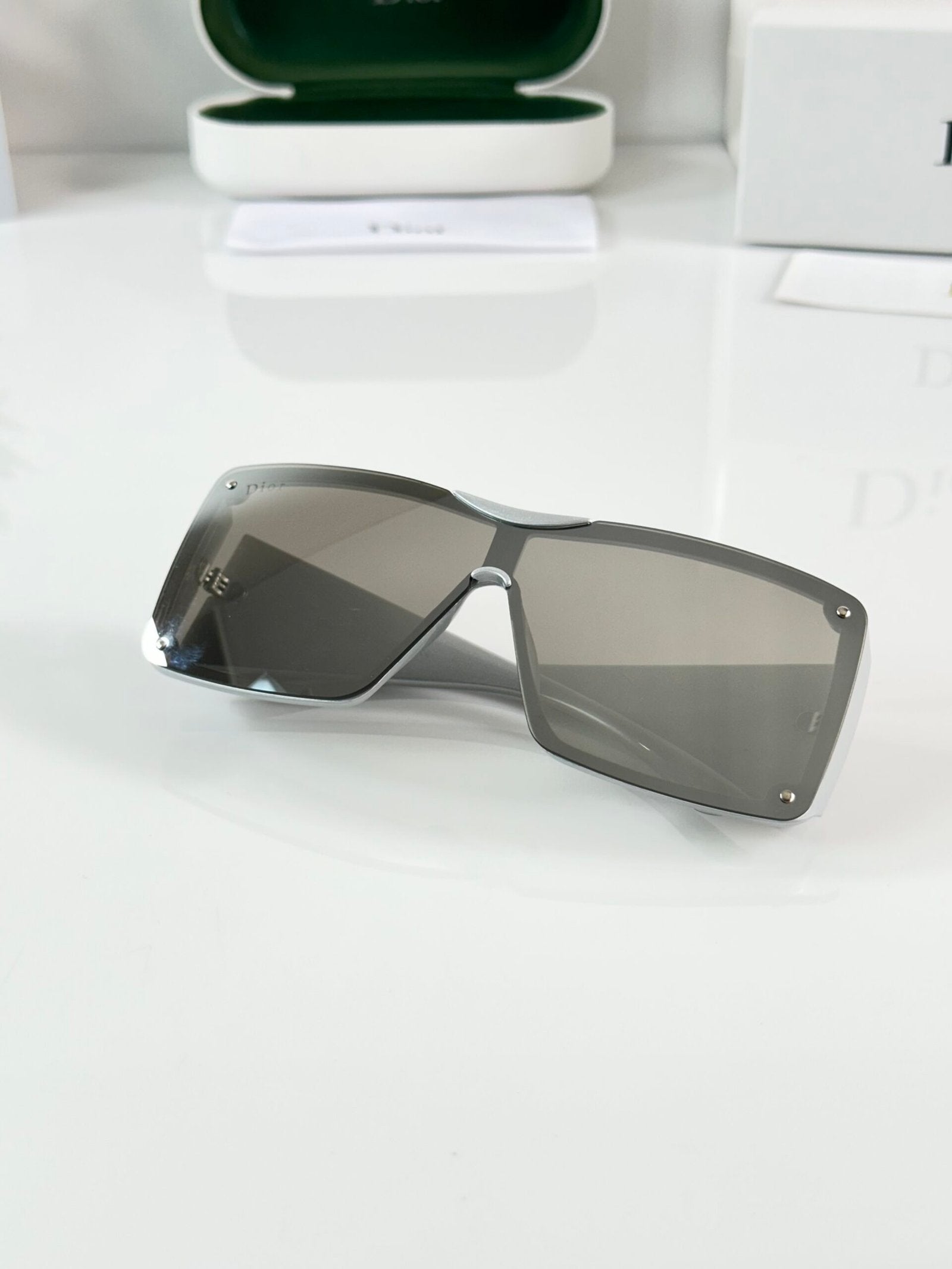 Dior_7812_Silver_Silver_Mercury
