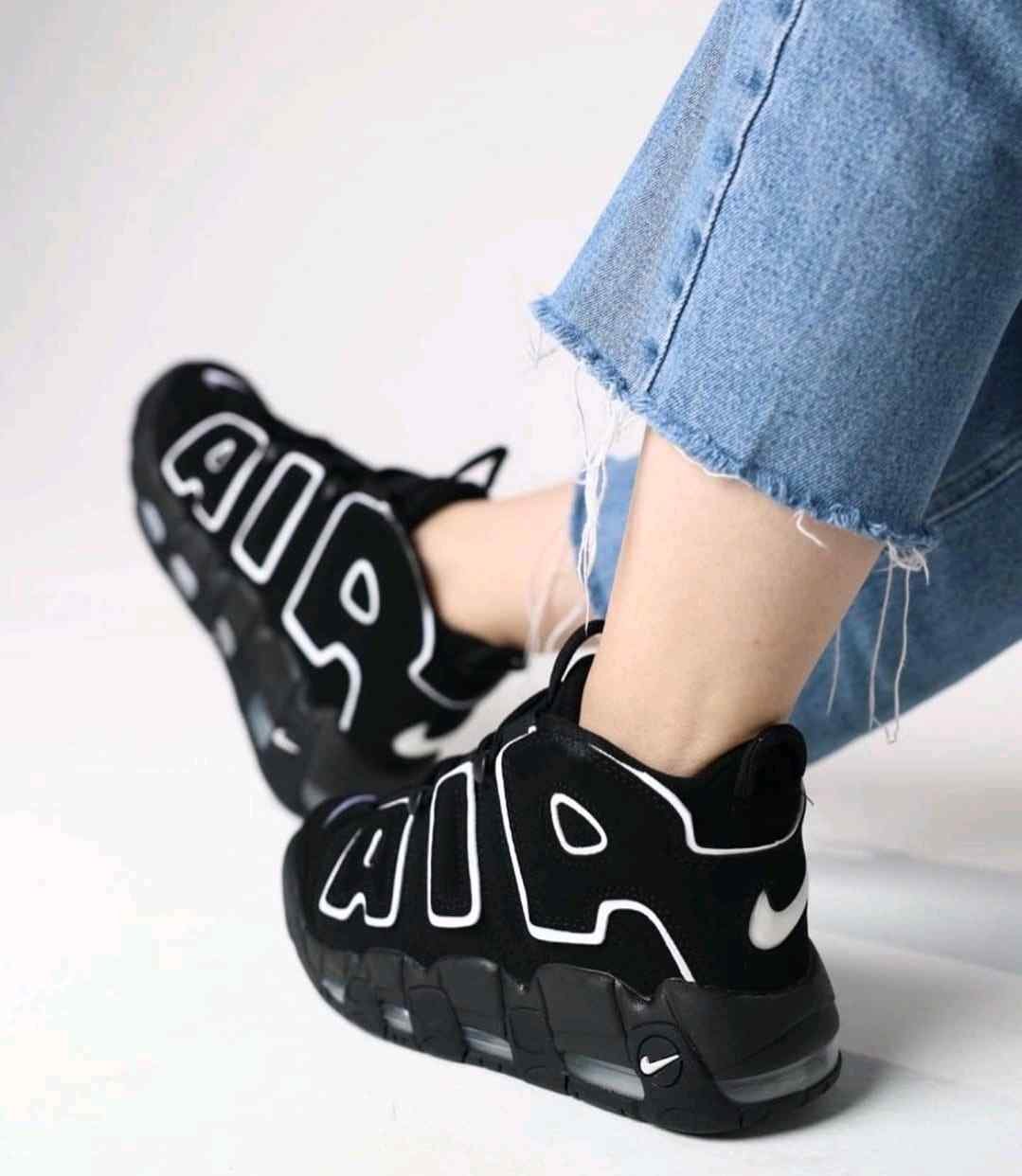 Nikee Air More Up Tempo Black