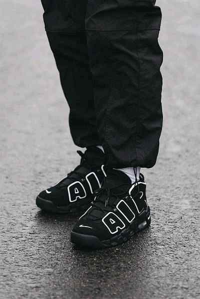 Nikee Air More Up Tempo Black