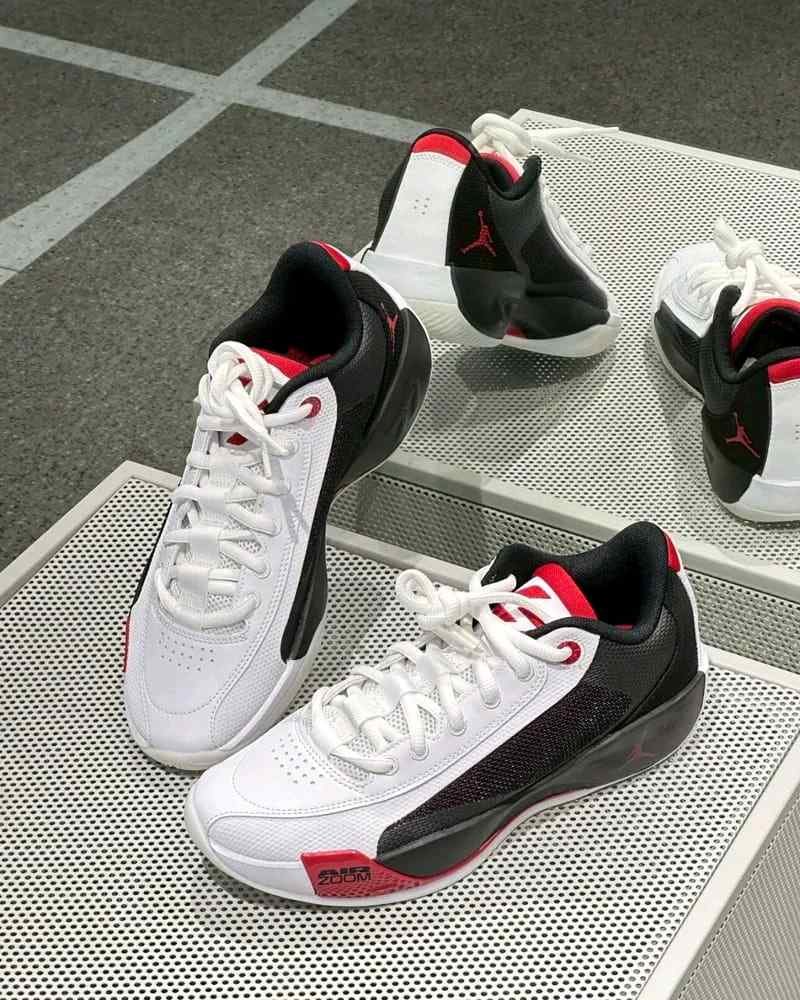 Jordan Luka 77 Bloodline Basketball Shoes
