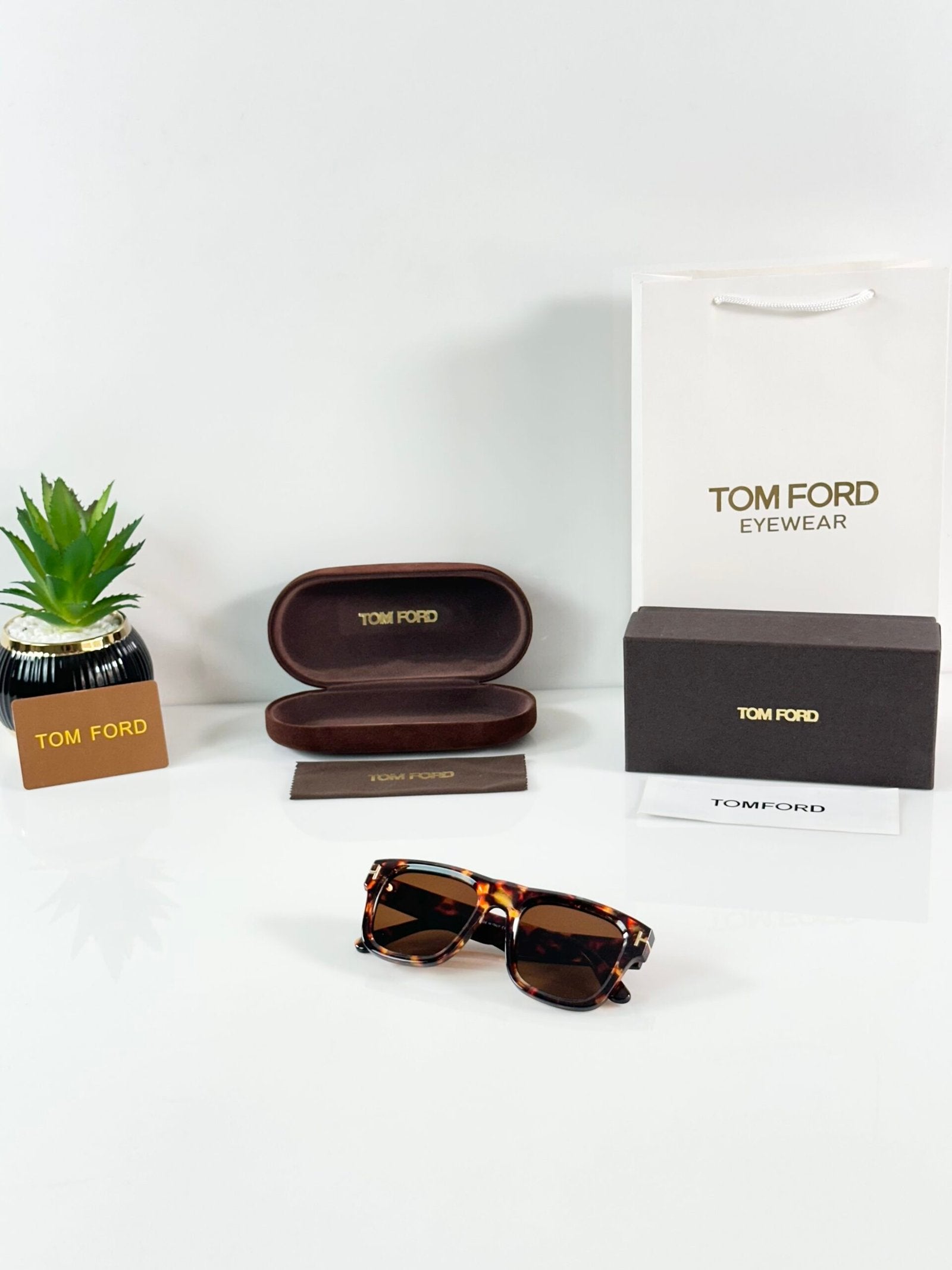 Tom 259 Tiger Brown