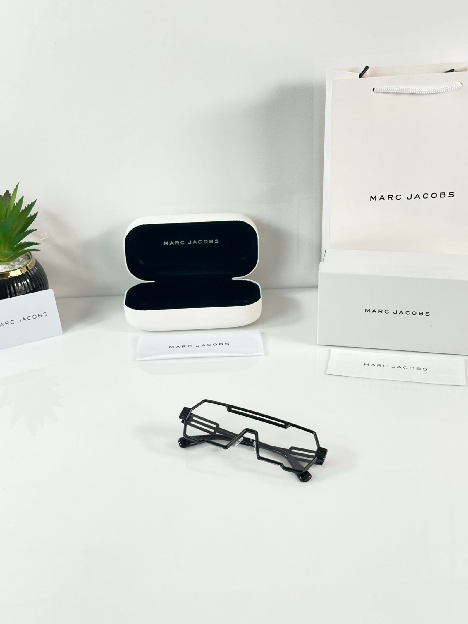 Marc Jacobs 2267 Black Day