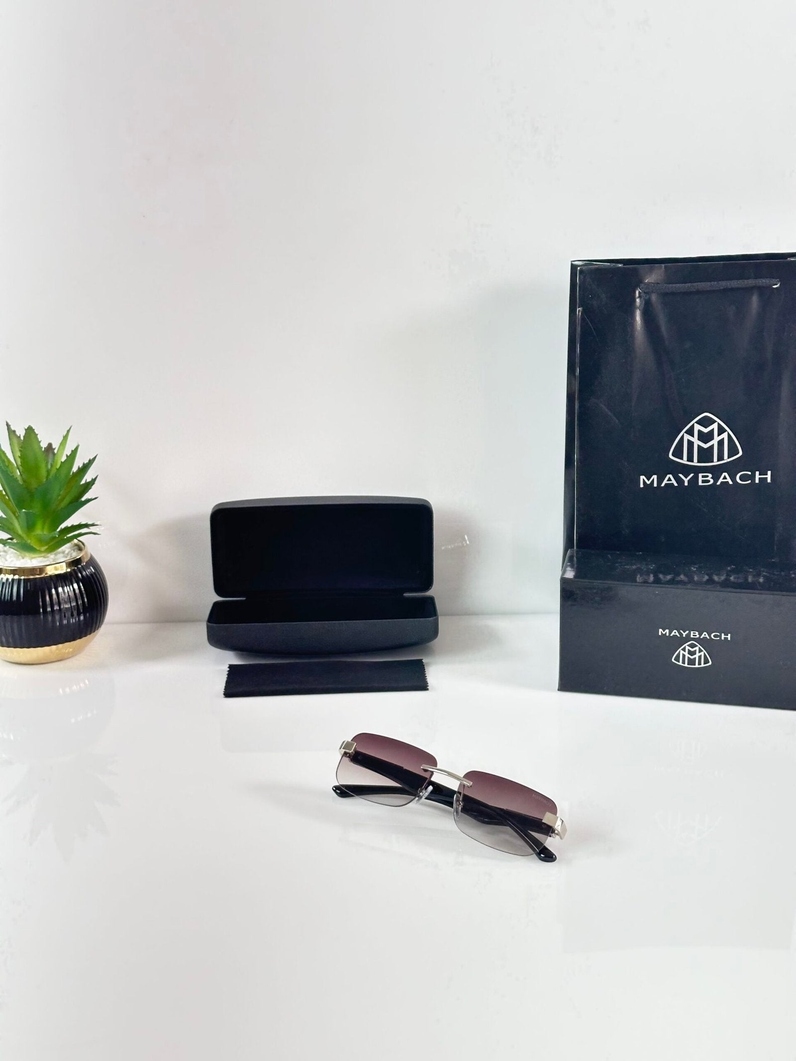 Maybach 1029 Silver Green Shaded