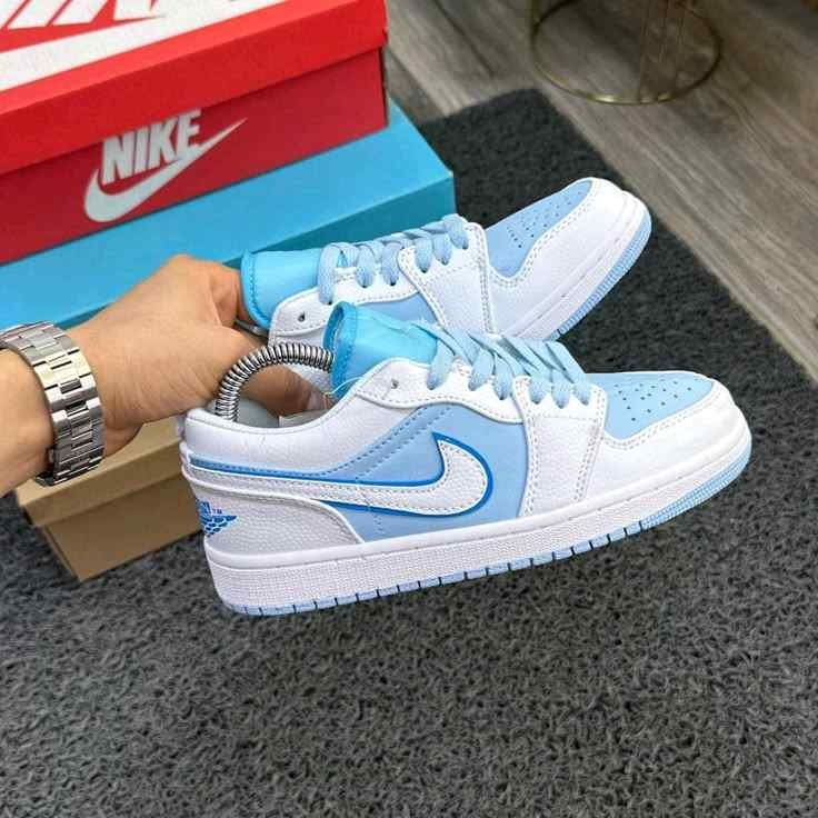 NIKEE AIR JORDAN RETRO 1 LOW SE ICE BLUE
