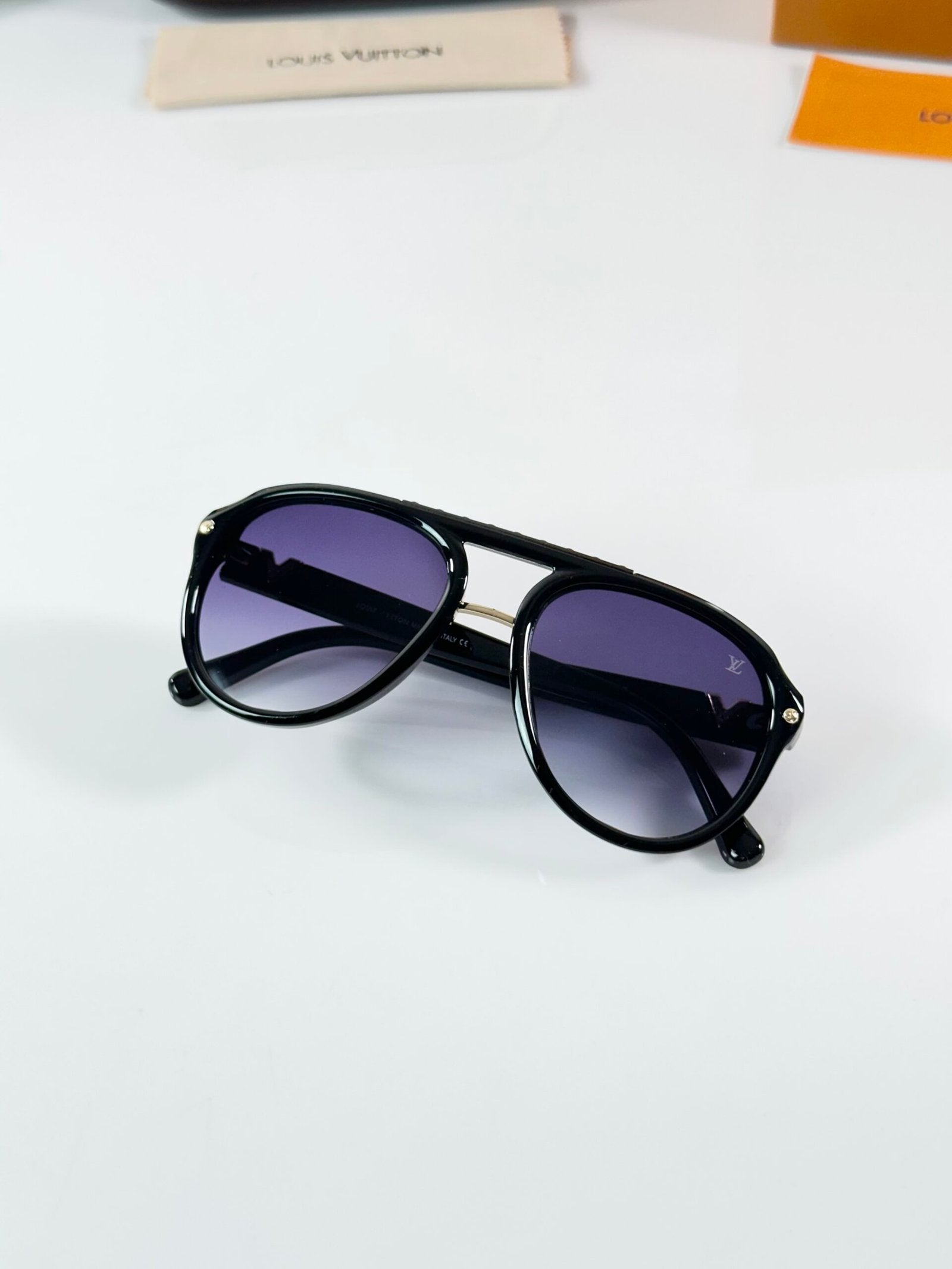 LV 1939 Black Shaded
