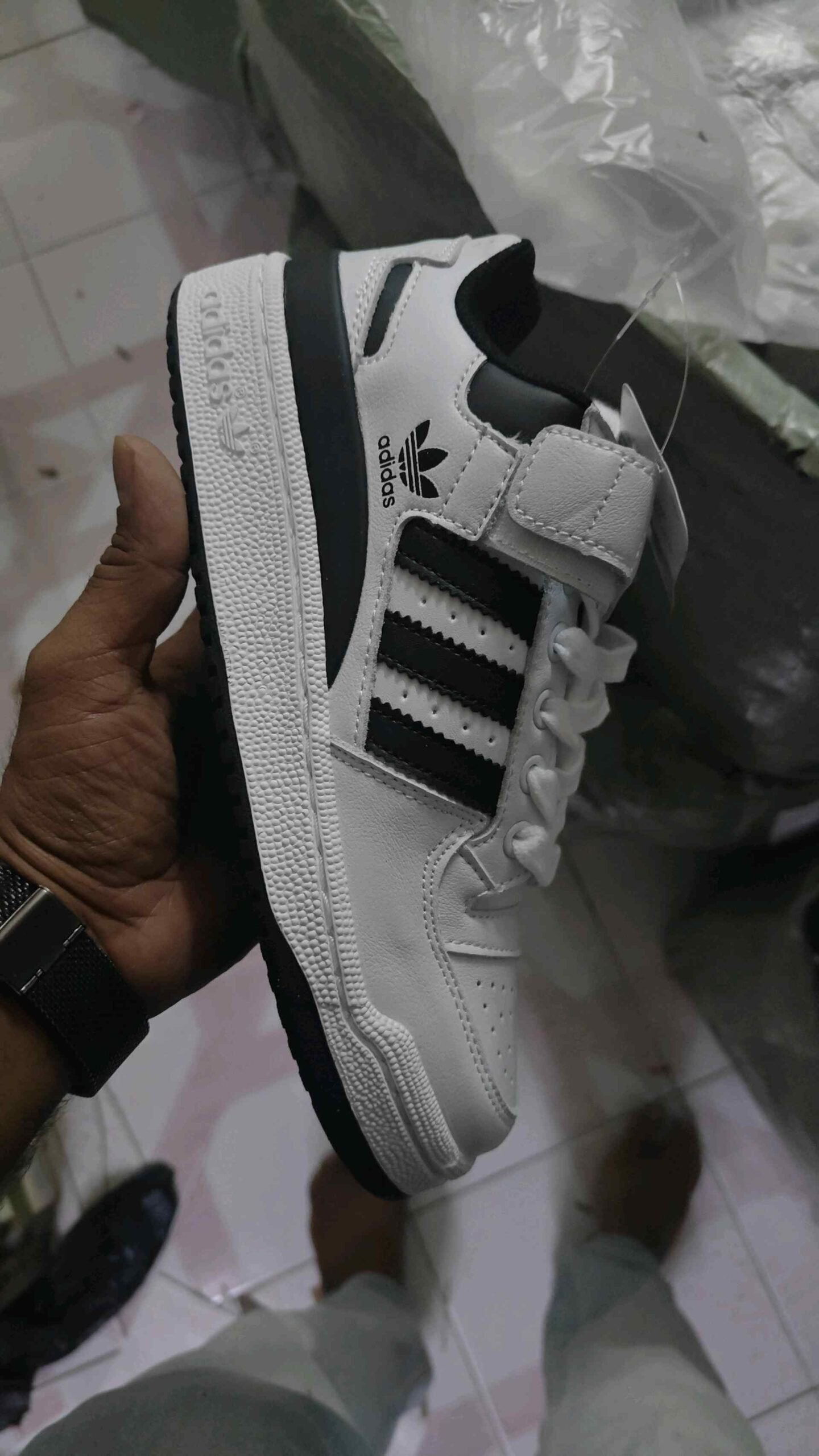 adidass forum 84 low WHITEBLACK