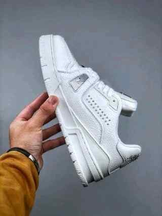 Louiss Vuitton Trainer Triple White