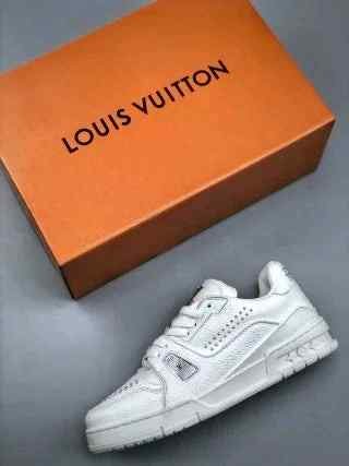 Louiss Vuitton Trainer Triple White