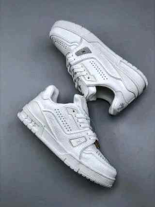 Louiss Vuitton Trainer Triple White