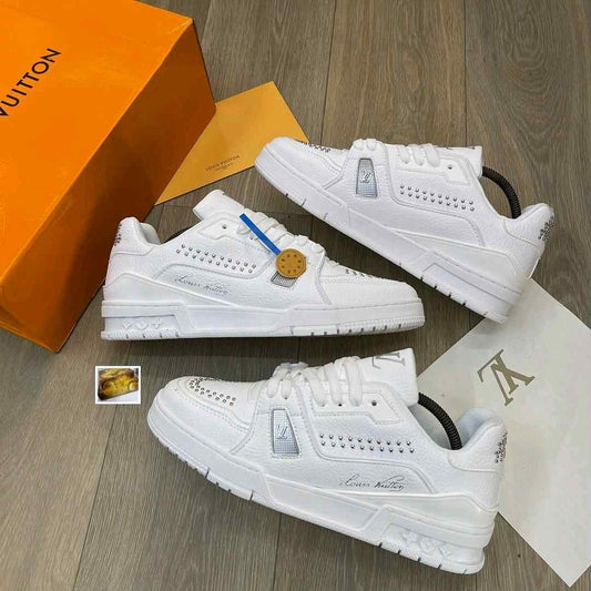 Louiss Vuitton Trainer Triple White