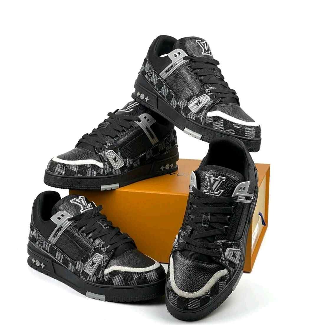 Louis_Vuitton_Trainer_Black_Grey_