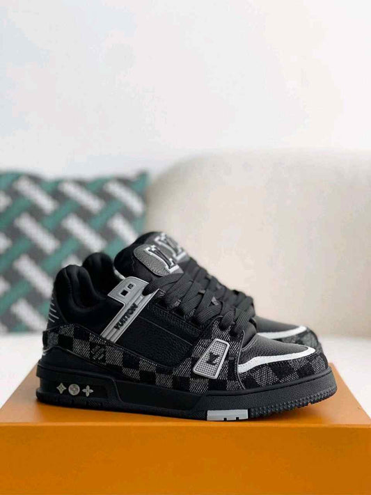 Louis_Vuitton_Trainer_Black_Grey_