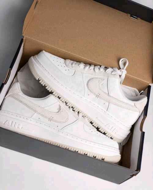Nikee airforce 1 luxe summit white