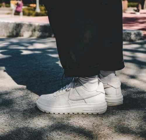 Nikee airforce 1 luxe summit white
