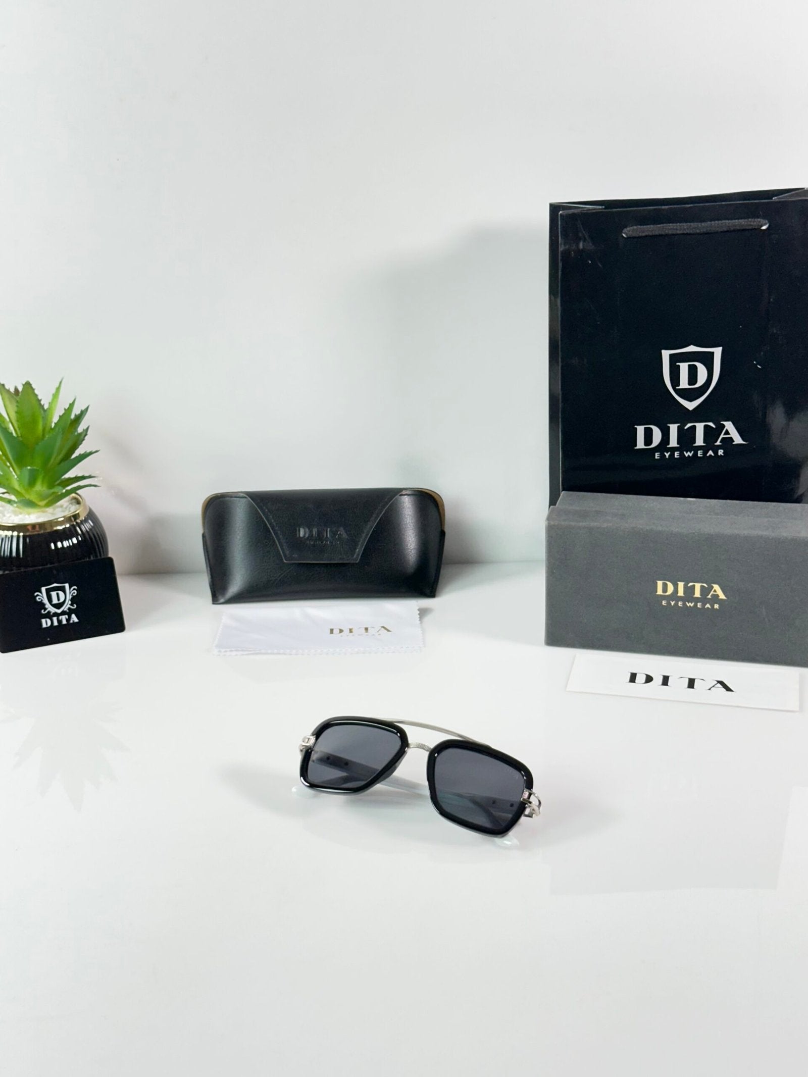 Dita 335 Black White