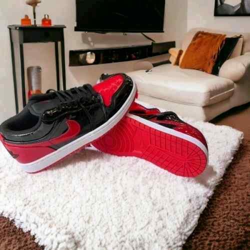 nikee JORDAN RETRO 1 LOW PATENT BRED