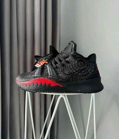 Nikee Kyrie 7 Bred