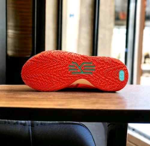 Nikee Kyrie 7 x Sneaker Room Fire Water