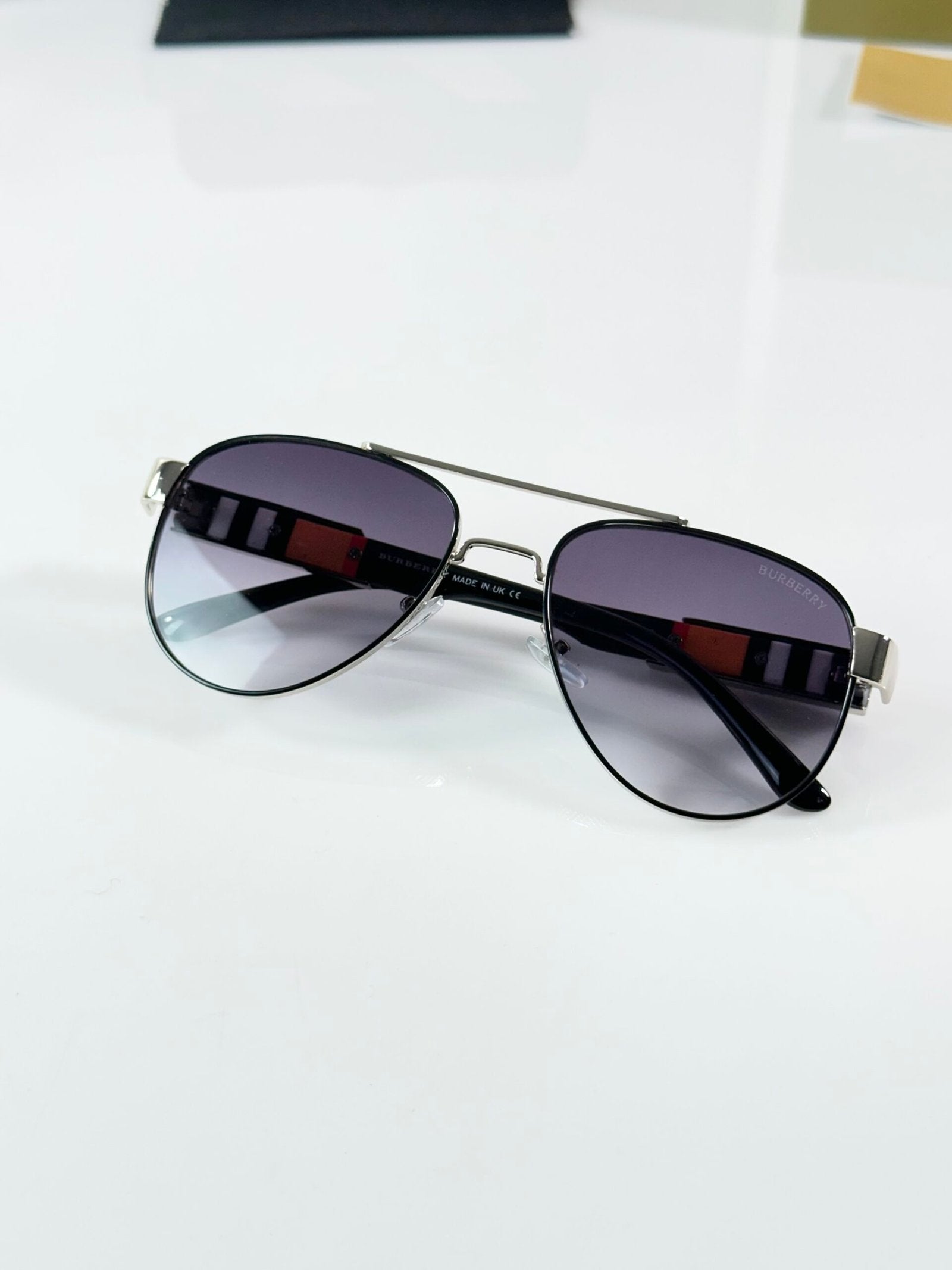 Burberry_5086_Silver_Black_DC