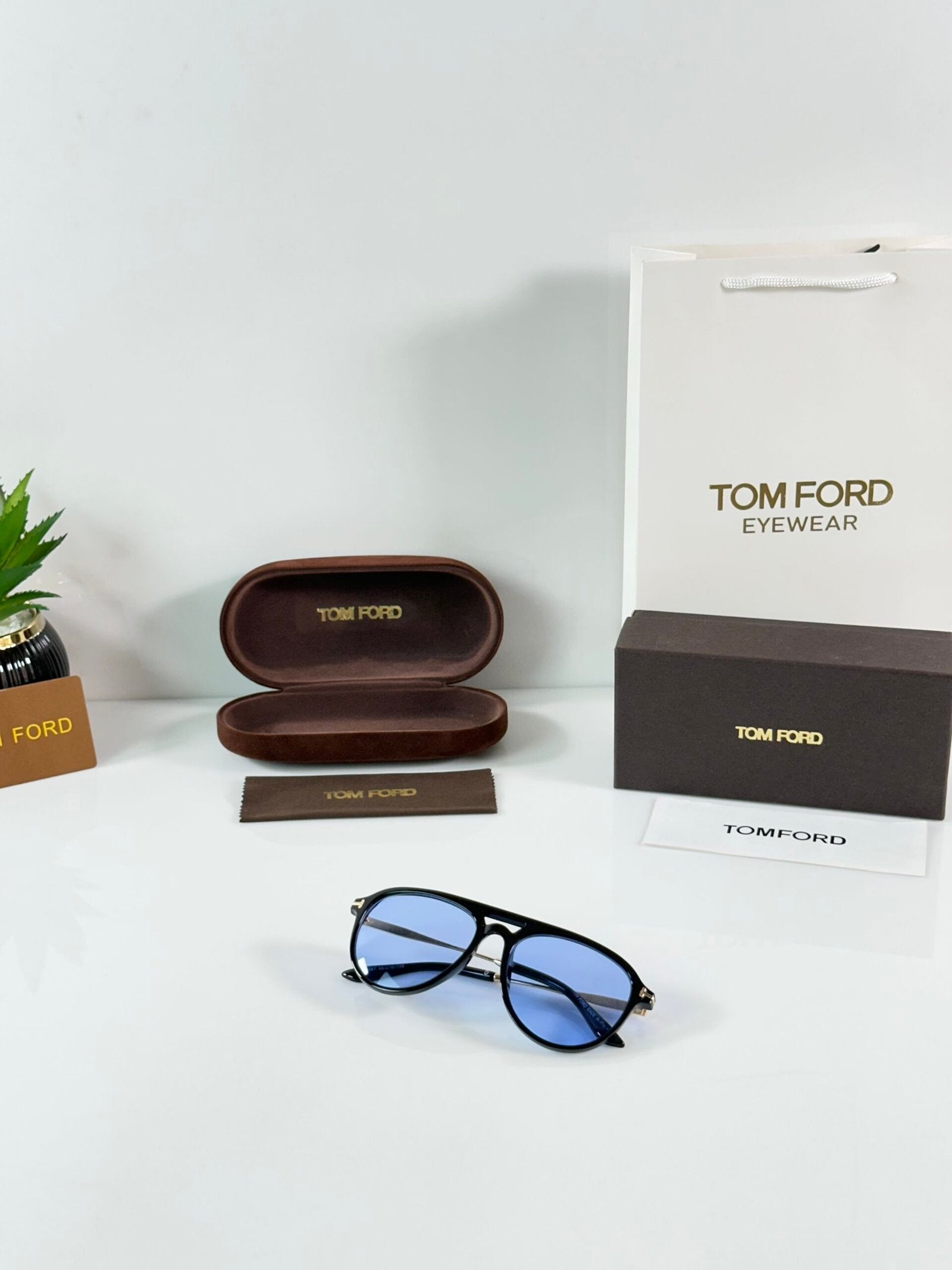 TOM 0587 Gold Black Blue