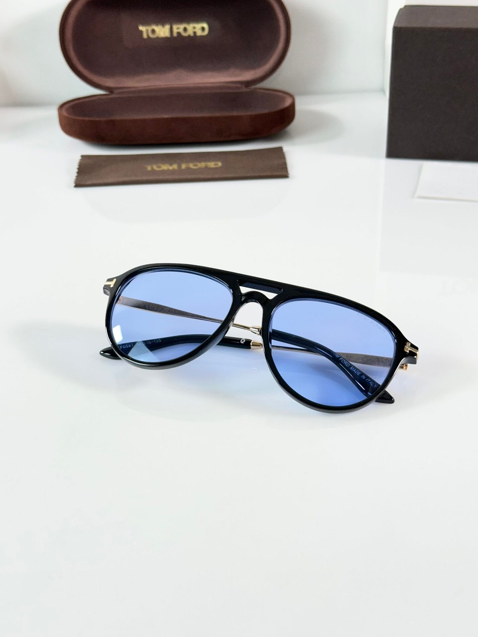 TOM 0587 Gold Black Blue
