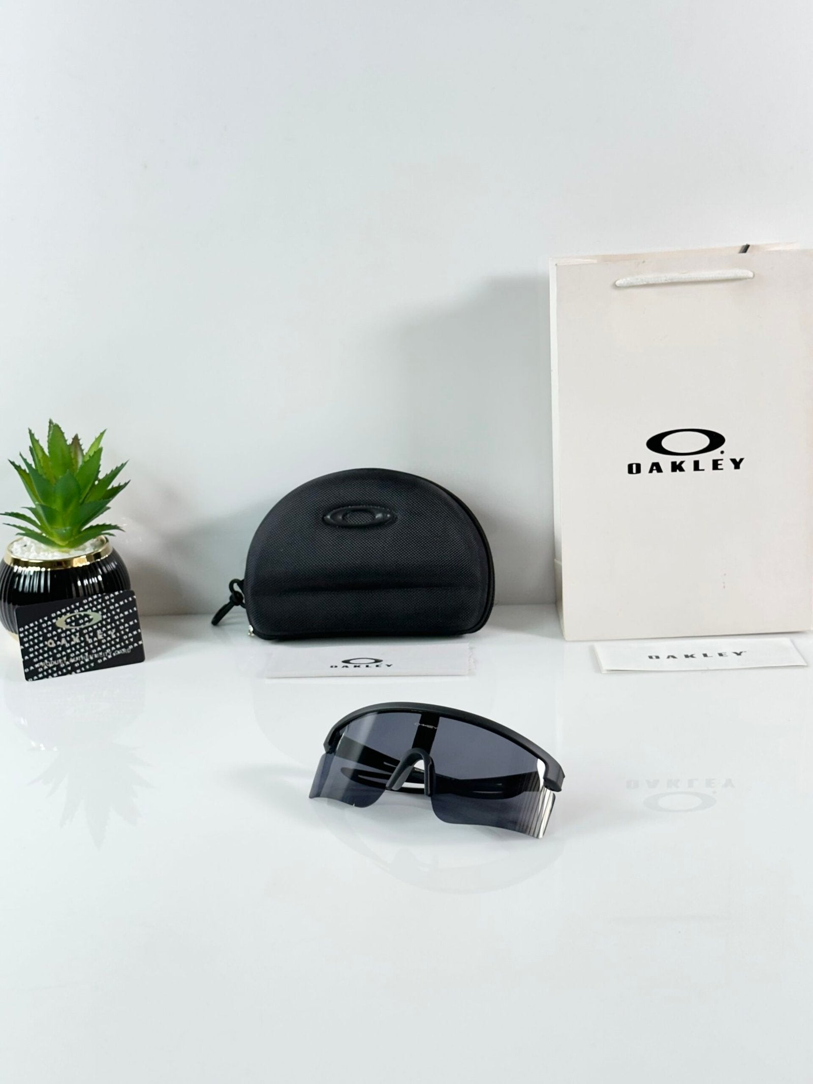 Oak 2306 Black