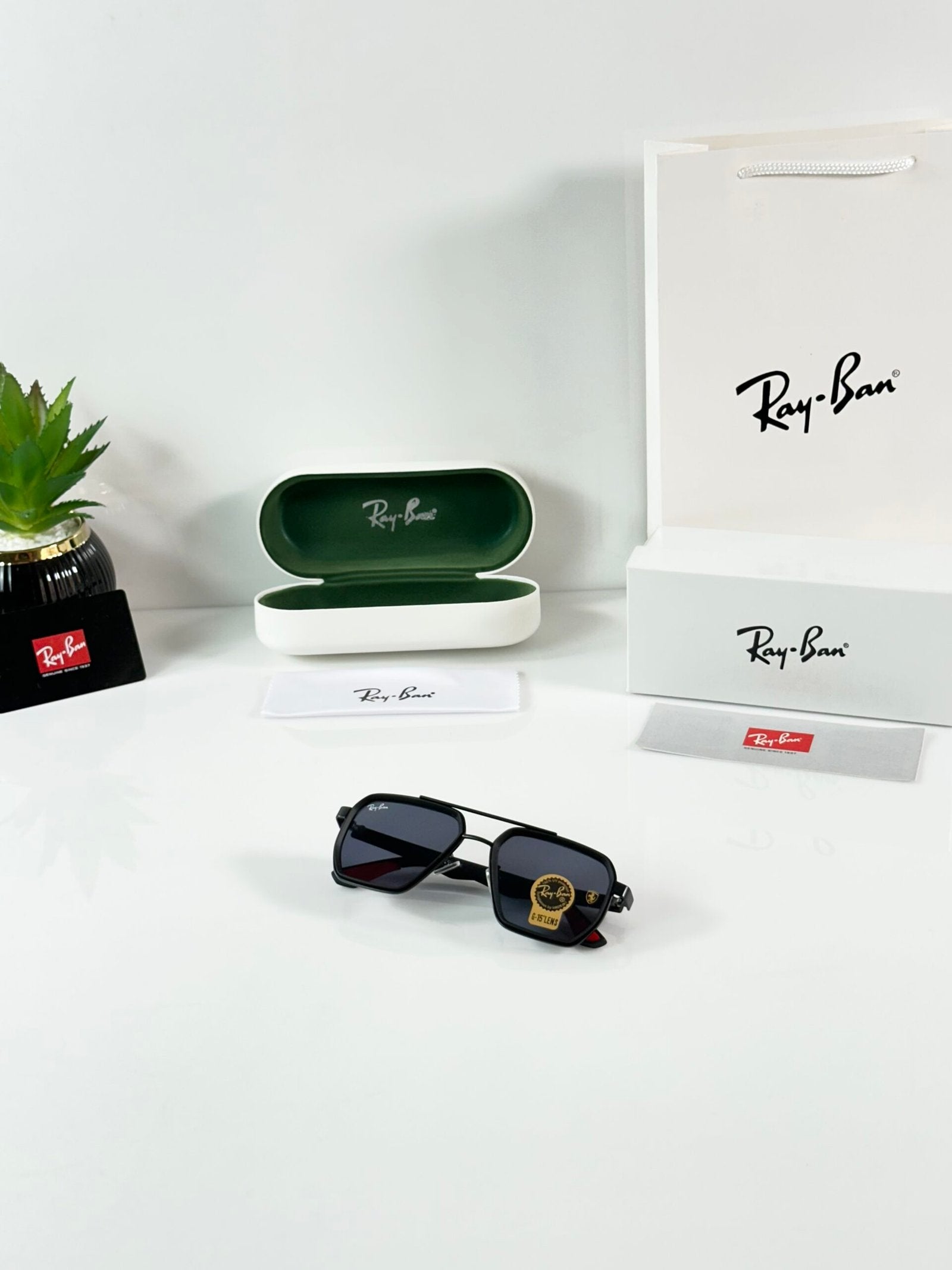 RB 010 Black
