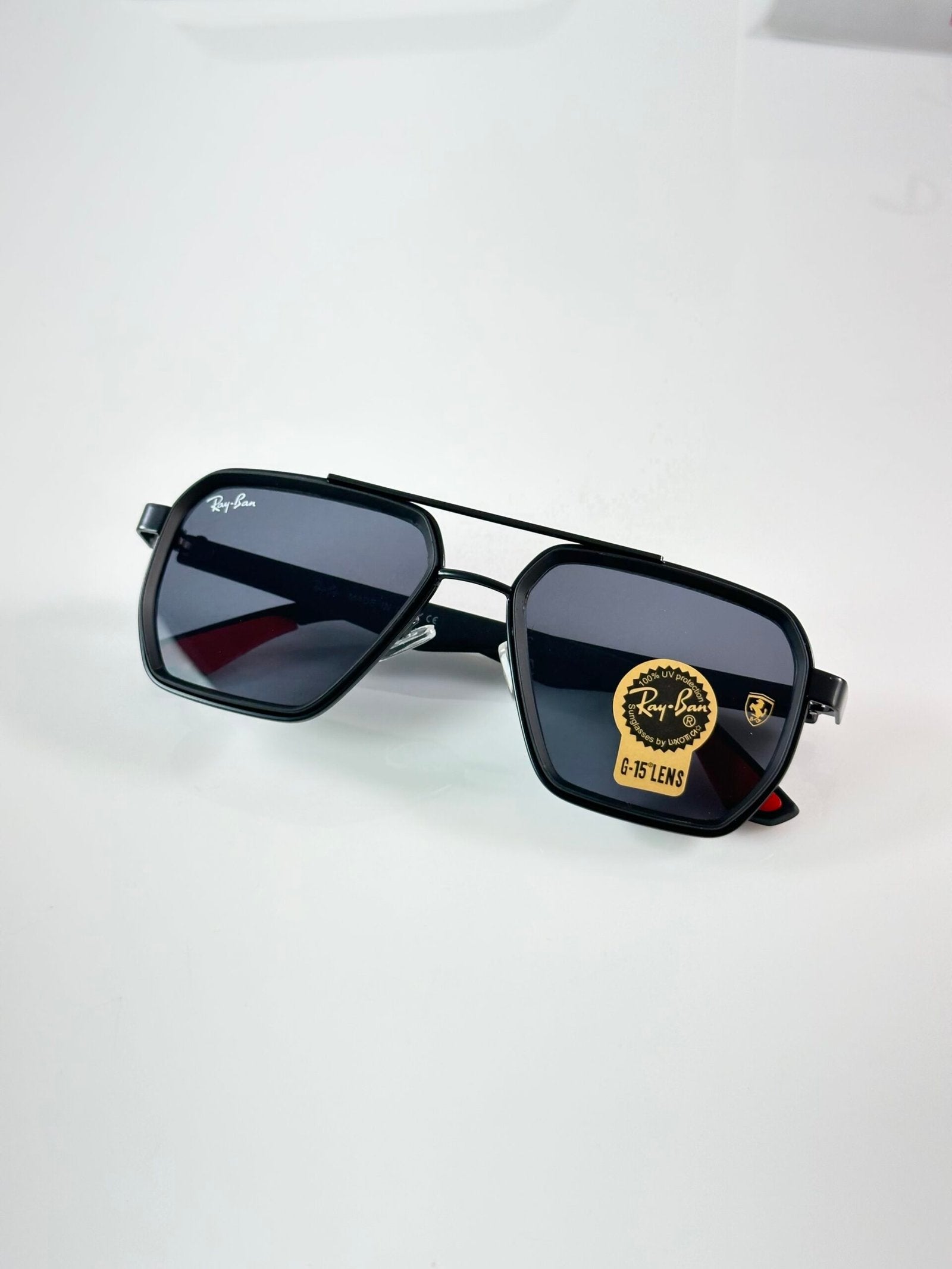 RB 010 Black