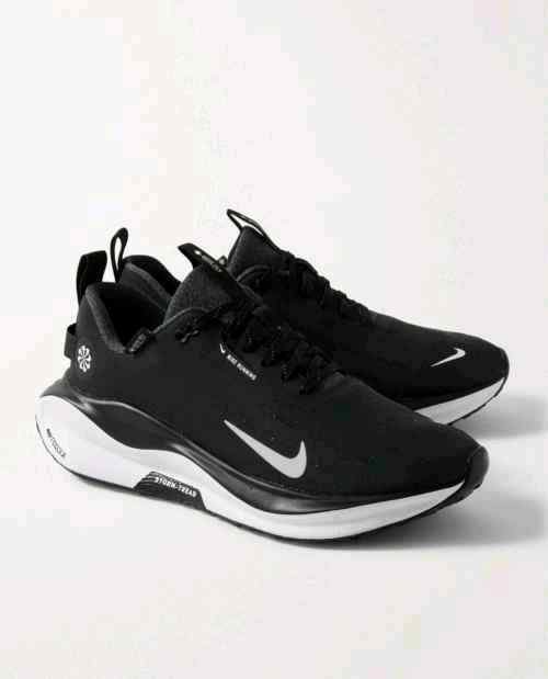 Nikee INFINITY Run 4 React X GORE TEX BLACK WHITE